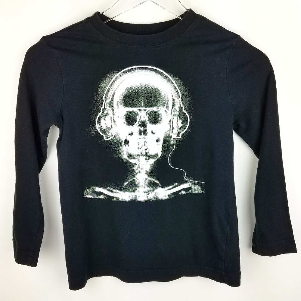 Childs Skull Long Sleeve T-shirt sz.S (5-6)